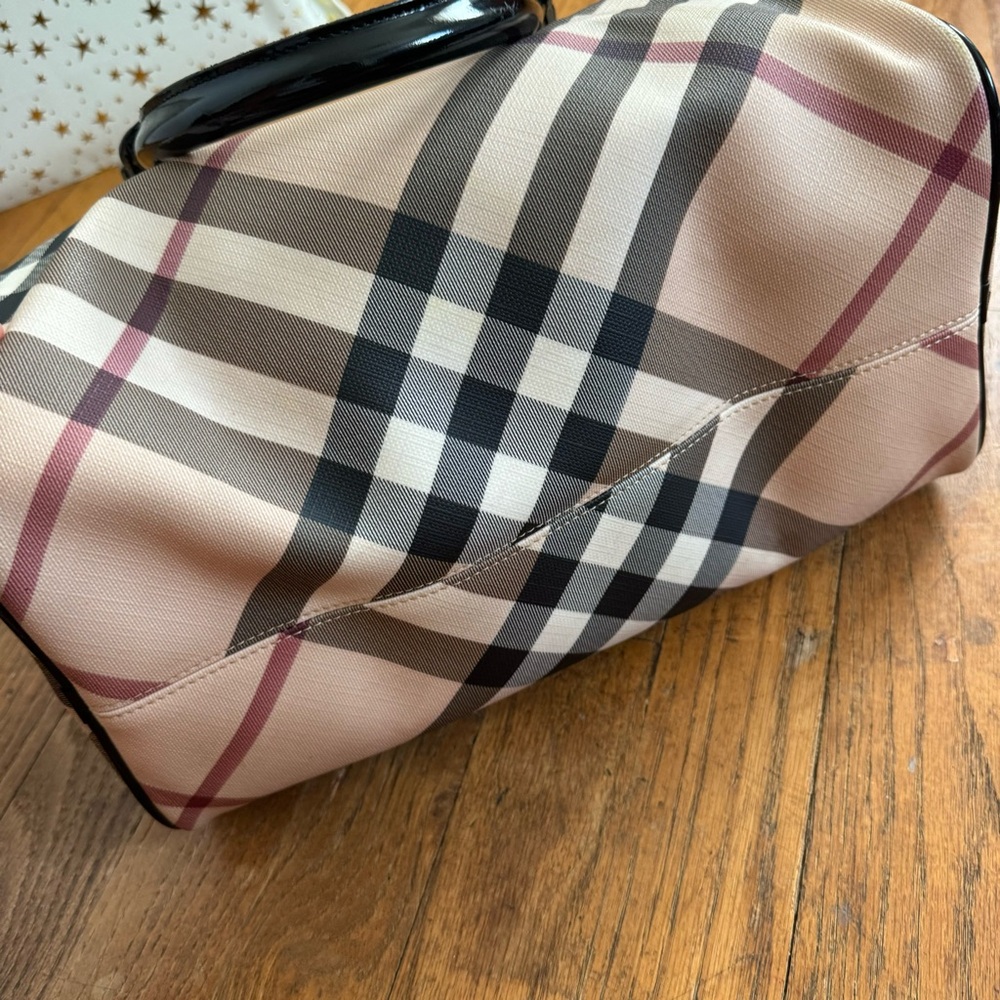 BURBERRY Supernova Check Patent Small Chester Bowling Bag Black - Picture 12 of 15